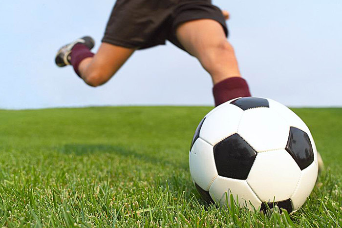 Como jogar futebol faz bem para saúde?